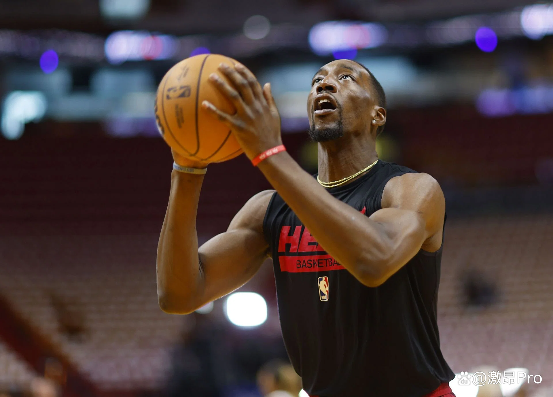 亚博体育-包含英超关键时刻走向成谜；迈阿密热火扳平良机；信心回归；轮换策略成焦点的词条-亚博体育